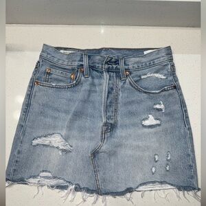 Levi’s Distressed Denim Mini Skirt Size 27 Raw Hem Vintage Wash